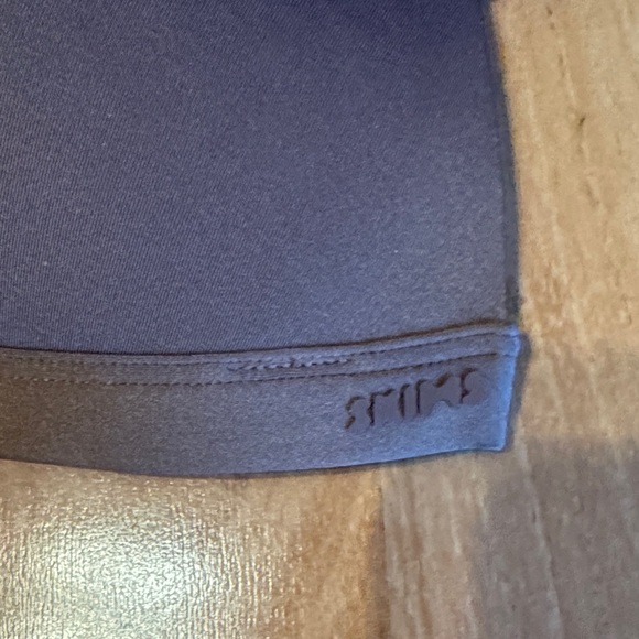 SKIMS wireless front-closure Bra in Jasper - Picture 7 of 9